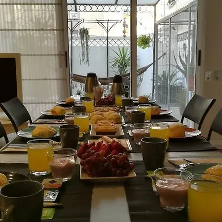 Angel Guimera & Breakfast *